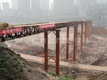 千厮门嘉陵江大桥施工钢栈桥顺利架梁