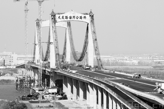 安徽大庆路淮河公路桥即将完工