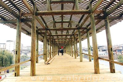 武夷山:桥梁活化石余庆桥修复重建
