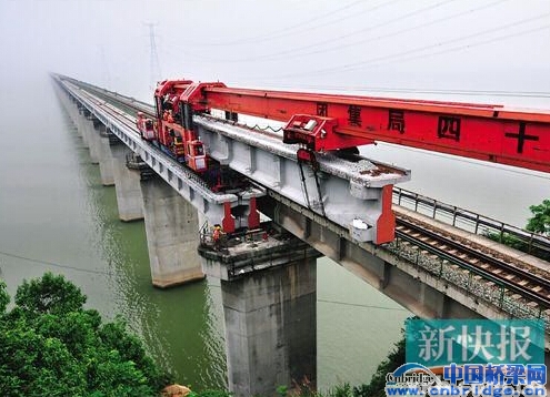 九景衢铁路鄱阳湖特大桥贯通_路桥资讯_中国桥梁网