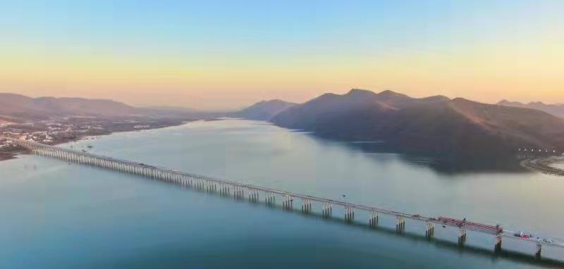 全长2920米！河南西淅高速段张湾特大桥单幅贯通