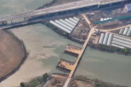沪苏湖铁路练塘站配套项目大港桥完成水下工程